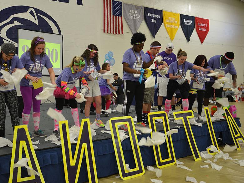 Students participate in THON activities